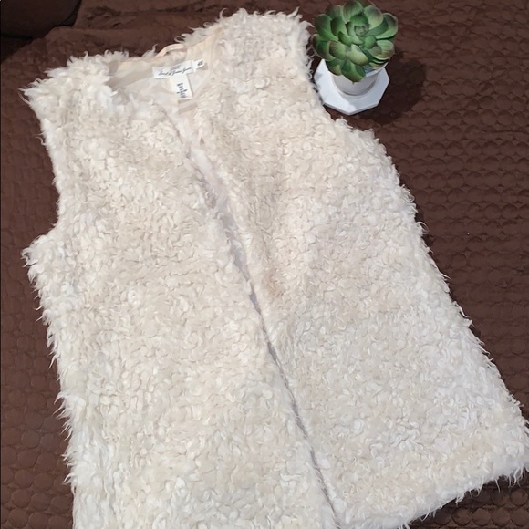 LOGGLabel of Graded Goods H&M Faux Fur Women’sVest - Picture 1 of 6